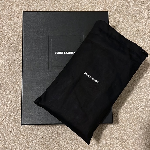 SAINT LAURENT CASSANDRE MATELASSÉ ZIP AROUND WALLET - Picture 3 of 16